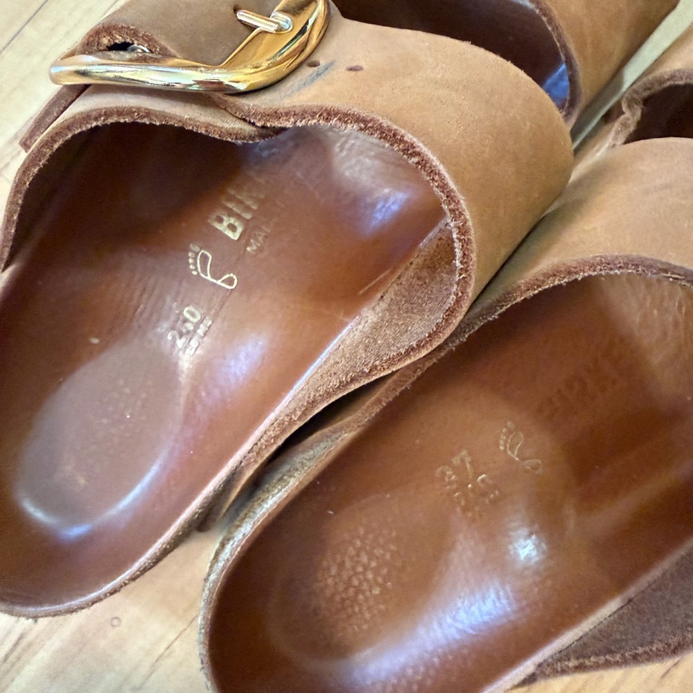 Birkenstock Arizona Big-Buckle Sandals in Brown with Gold Buckles - Picture 3 of 3